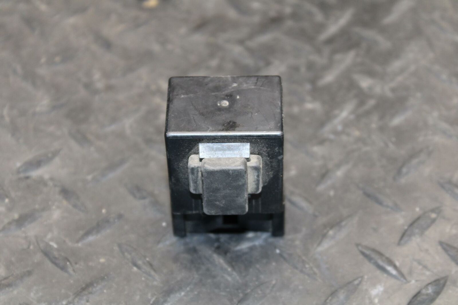 04-05 YAMAHA YZF R1 RELAY 5VK-81950  BB225