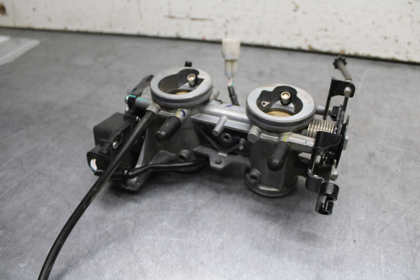 18-24 KAWASAKI NINJA 650 MAIN FUEL INJECTORS / THROTTLE BODIES BB725