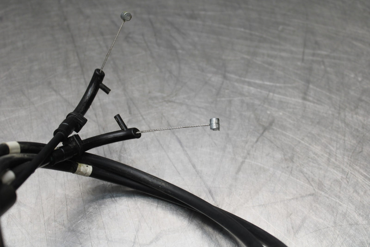 23 YAMAHA YZF R3 THROTTLE CABLES LINES BB806
