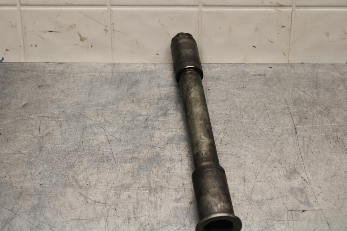 1999 Suzuki GSXR600 FRONT WHEEL RIM AXLE PIVOT BOLT BB580