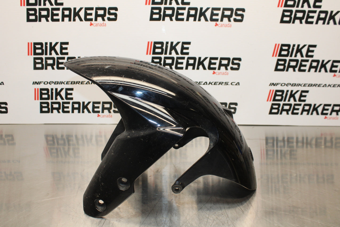 11 SUZUKI GSXR1000 FRONT WHEEL FENDER COWL FAIRING BB142