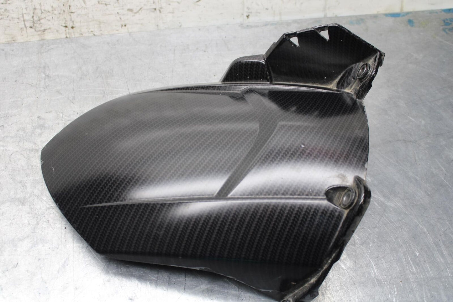 2007 Yamaha YZF R1 REAR BACK WHEEL TIRE HUGGER FENDER 4C8-21650-00-00 BB575