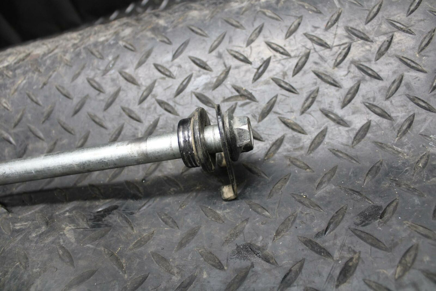 16-18 HONDA CBR500R REAR AXLE BACK WHEEL RIM PIVOT BOLT AXEL BB231