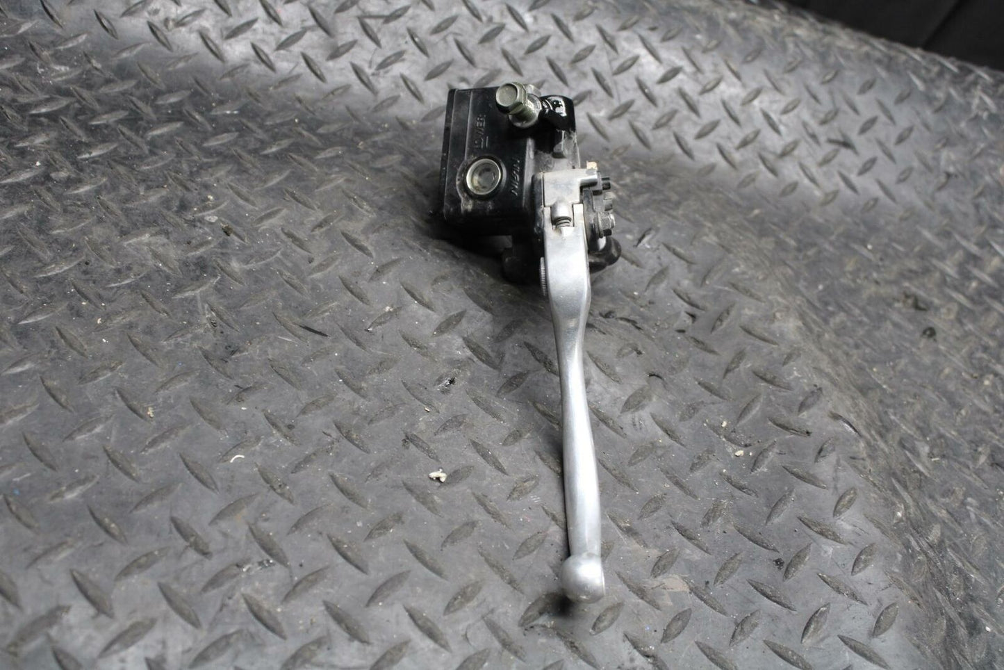 07-09 KAWASAKI VERSYS 650 FRONT BRAKE MASTER CYLINDER w/ LEVER BB206