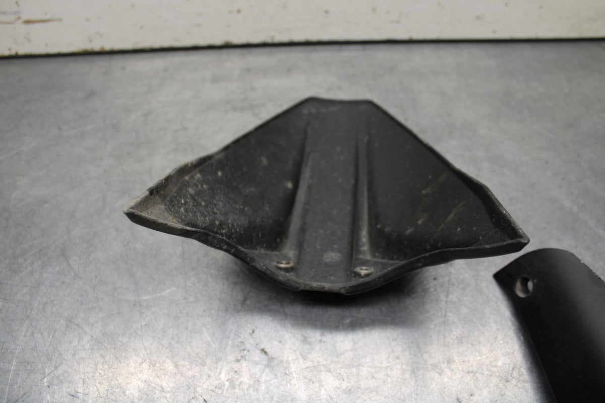 20-24 KTM 890  DUKE R REAR BACK WHEEL TIRE HUGGER FENDER BB627