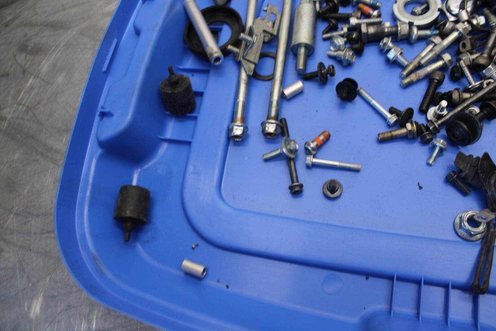 2017 Suzuki SV650 SV650AL7 ABS ENGINE LEFTOVER BOLTS HARDWARE MOTOR SCREWS BB512