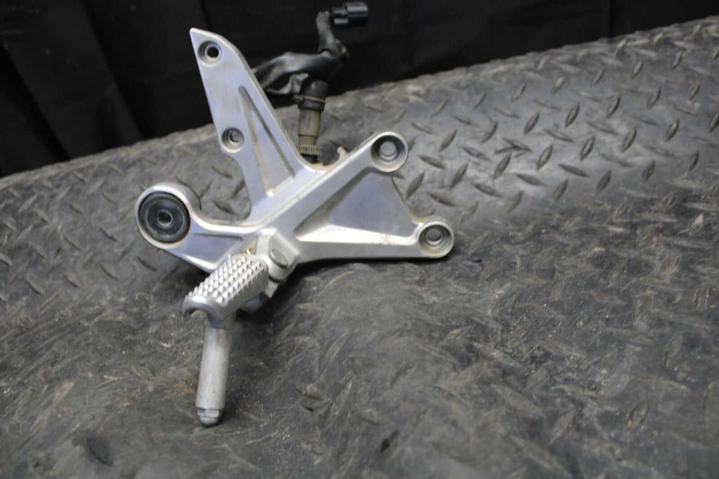 10-11 HONDA CBR1000RR RIGHT REARSET REAR SET DRIVER FOOT PEG REST STOP BB228