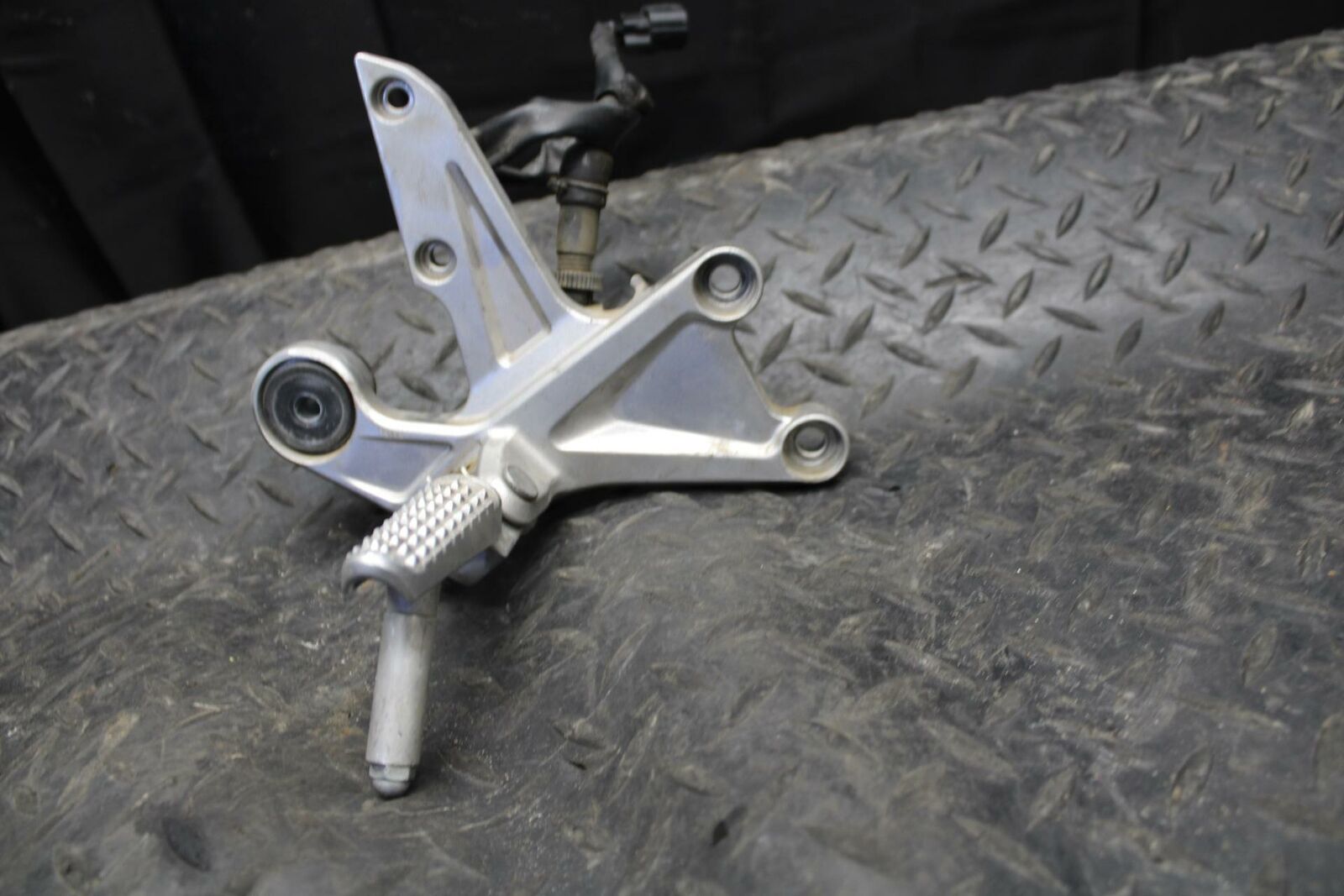 10-11 HONDA CBR1000RR RIGHT REARSET REAR SET DRIVER FOOT PEG REST STOP BB228