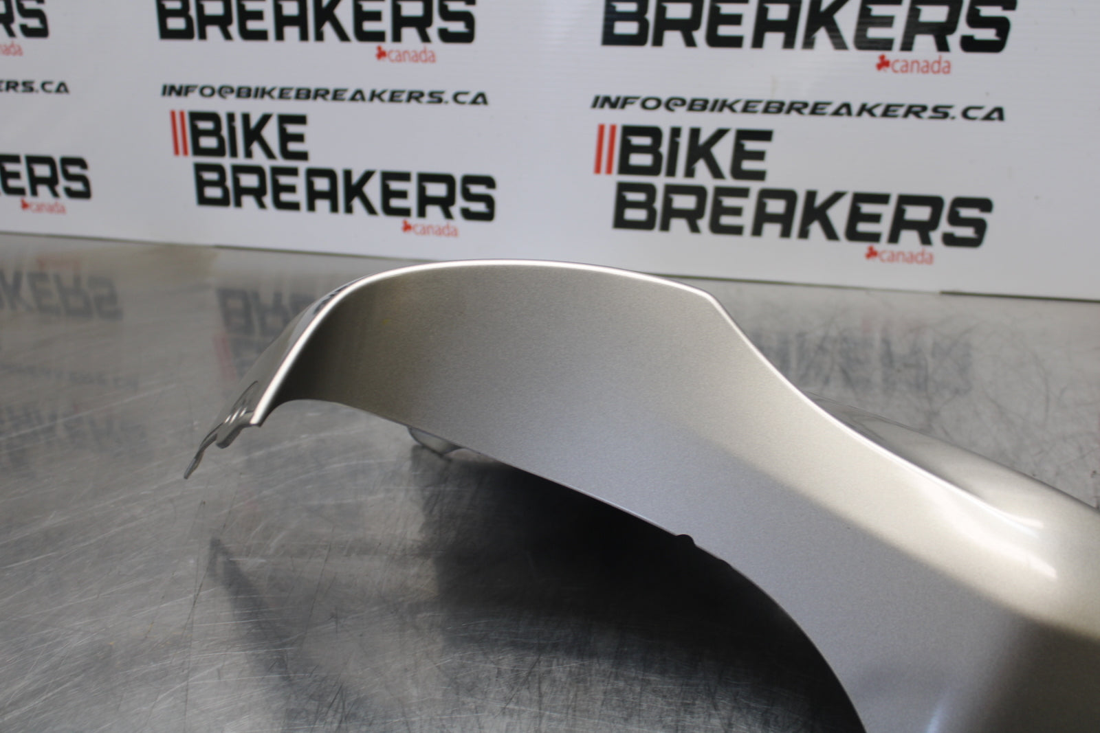 04-05 KAWASAKI NINJA ZX10R RIGHT FRONT UPPER NOSE FAIRING COWL SHROUD BB163