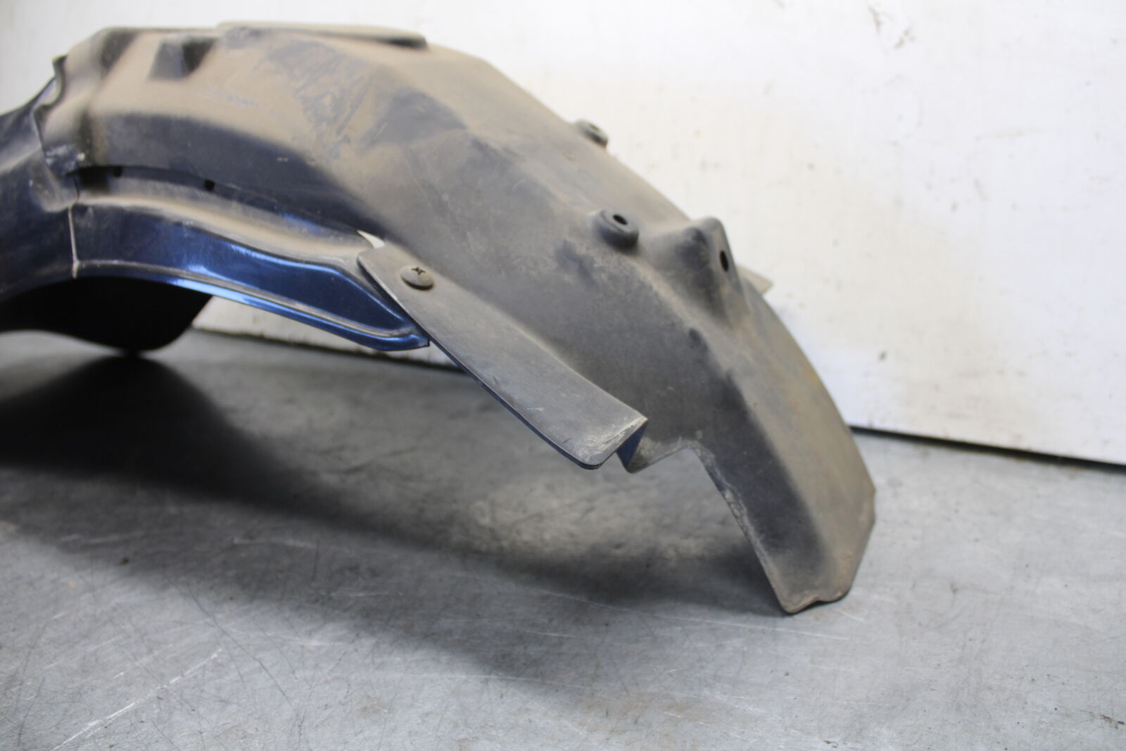 85-86 SUZUKI MADURA 1200 REAR BACK WHEEL FENDER MUD GUARD  BB691