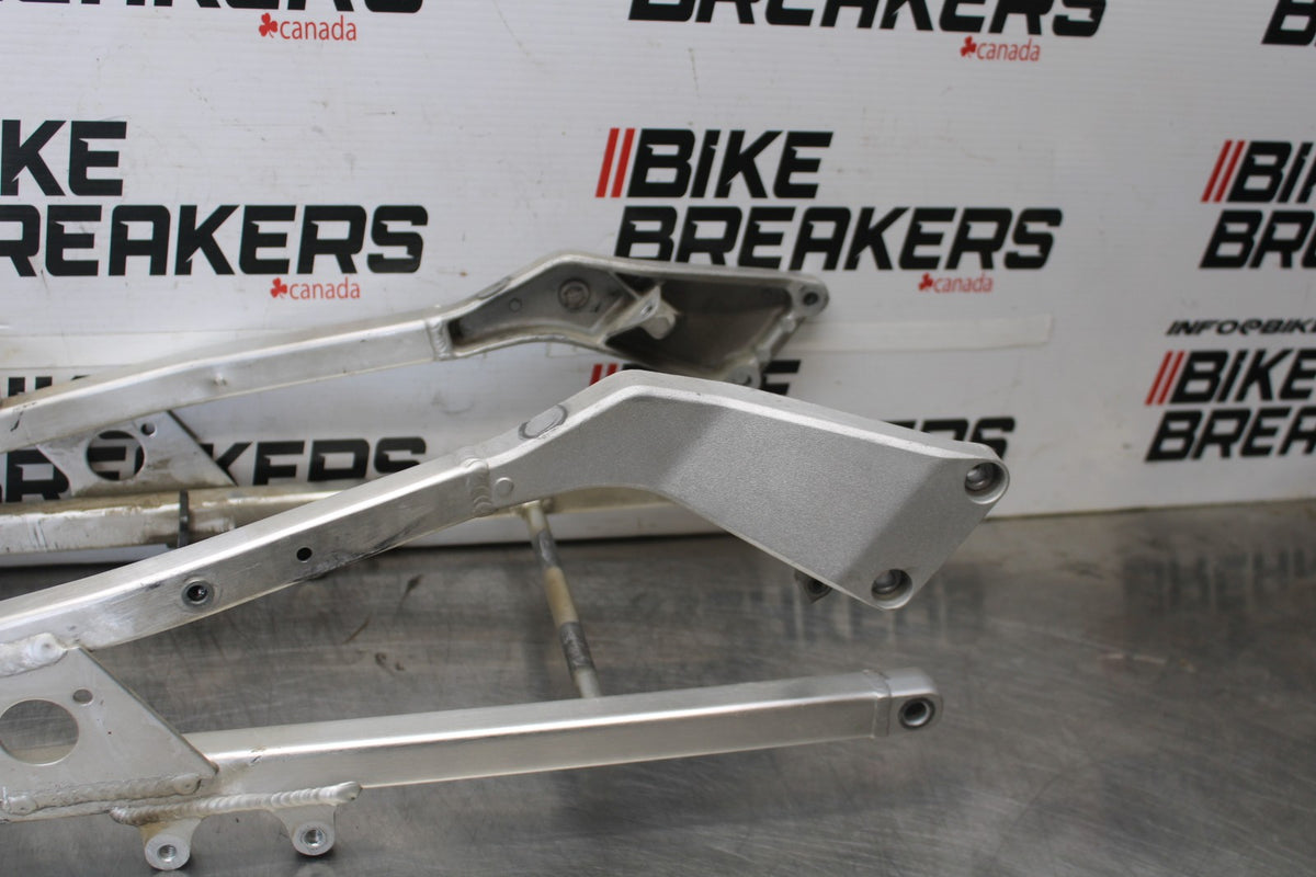 00-01 HONDA CBR929RR REAR SUBFRAME BACK SUB FRAME BB925