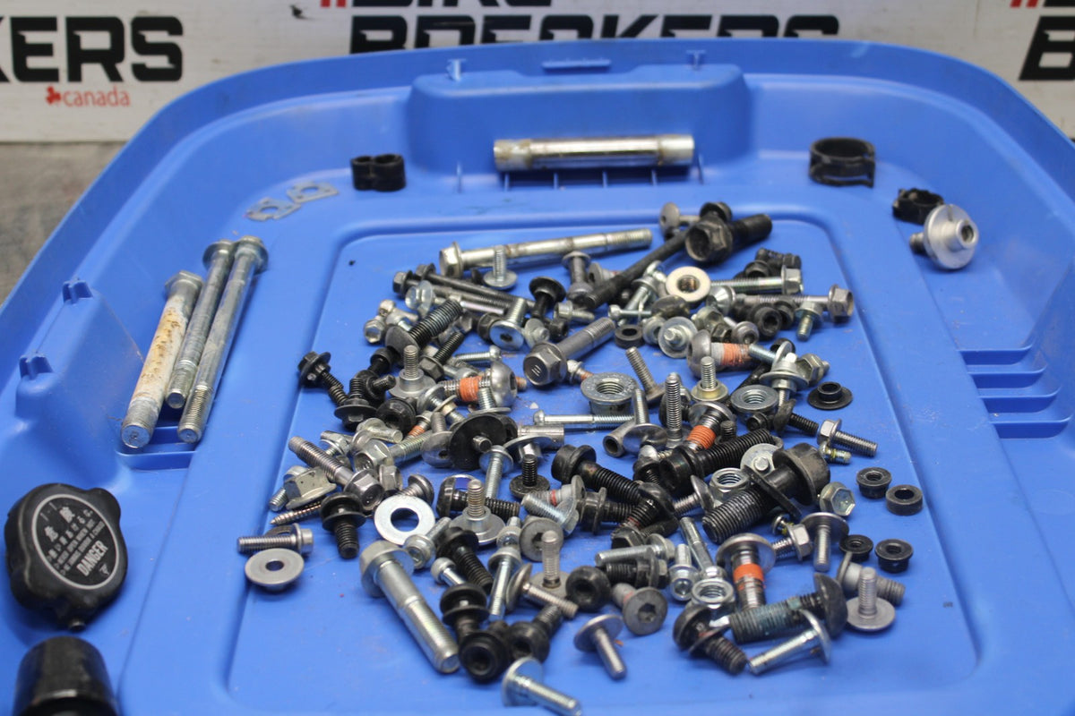 22-25 YAMAHA YZF R7 MOUNTING BOLTS HARDWARE SCREWS BB940