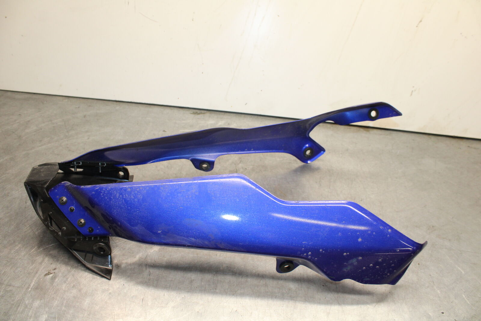 22-23 YAMAHA YZF R7 LOWER BOTTOM BELLY FAIRING COWL BB583
