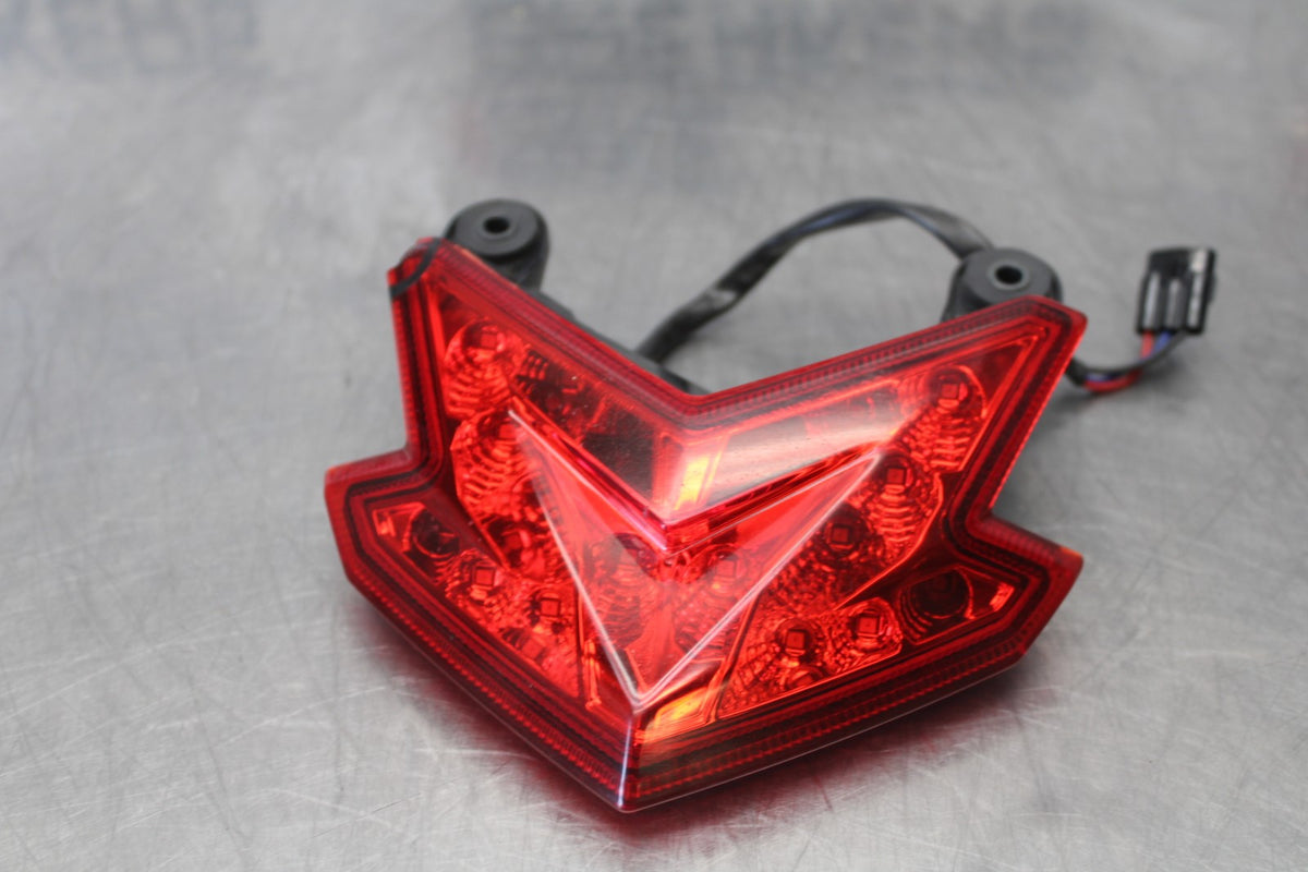 13-18 KAWASAKI NINJA ZX6R REAR TAIL TAILLIGHT BACK BRAKE LIGHT BB908