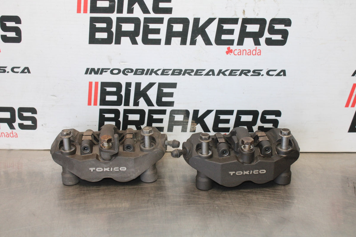 06-07 SUZUKI GSXR 600 RIGHT LEFT FRONT BRAKE CALIPER SET PAIR CALIPERS BB863