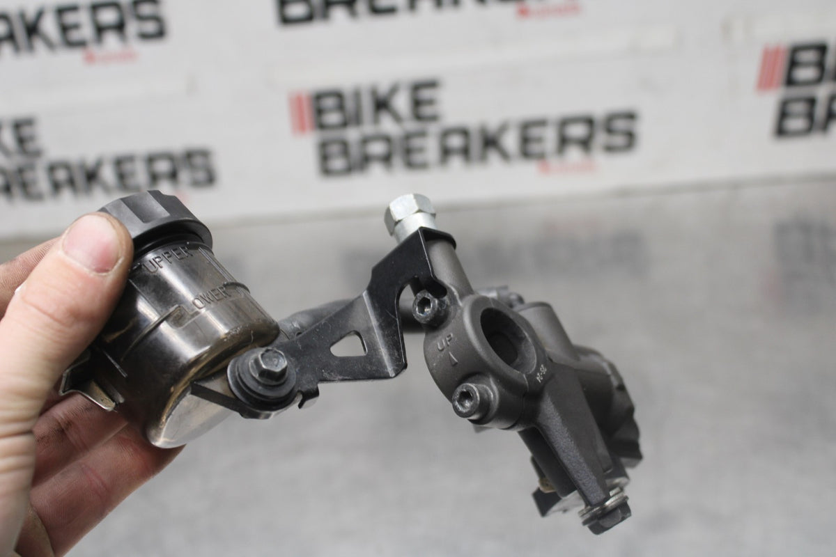 23 KAWASAKI Z900RS FRONT BRAKE MASTER CYLINDER BB935