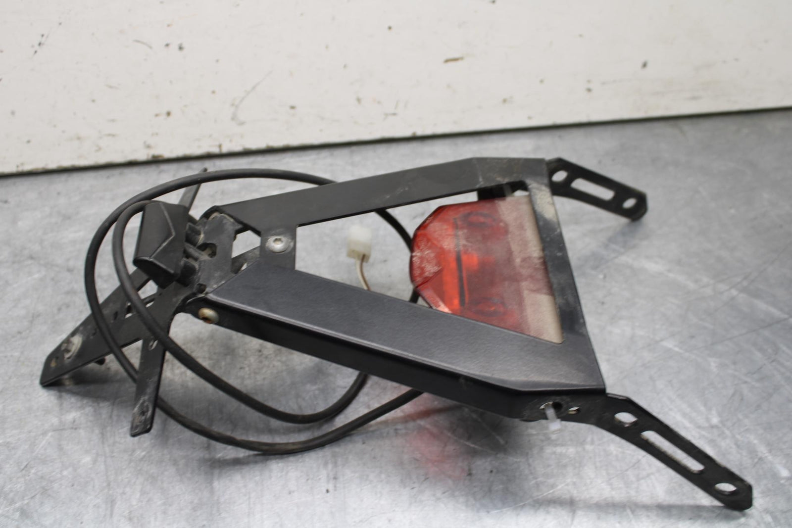 16-18 KTM 690 DUKE REAR BACK TAIL LIGHT MOUNT BRACKET BB631