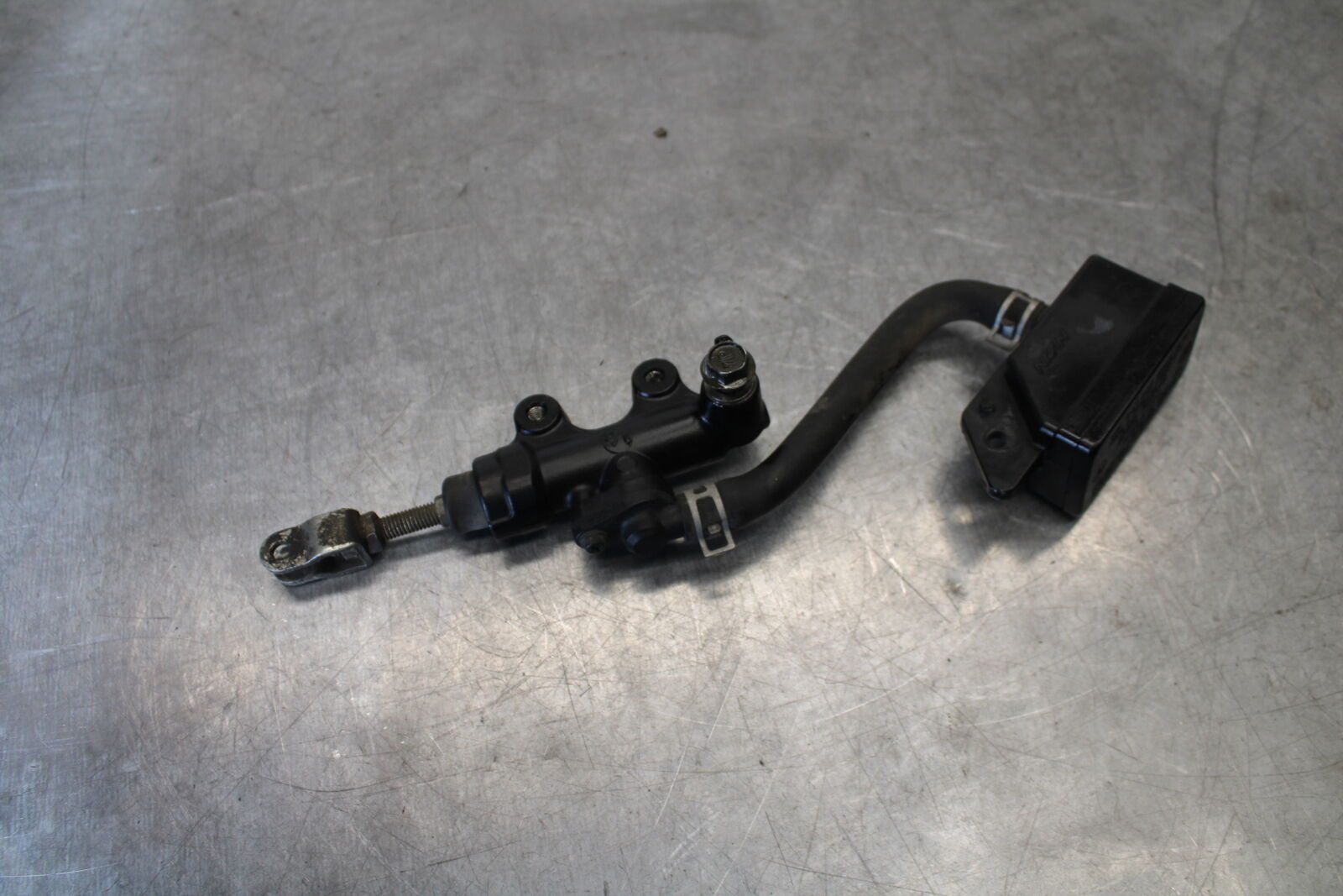 05-09 SUZUKI BOULEVARD C90 REAR BACK BRAKE MASTER CYLINDER W RESERVOIR BB692