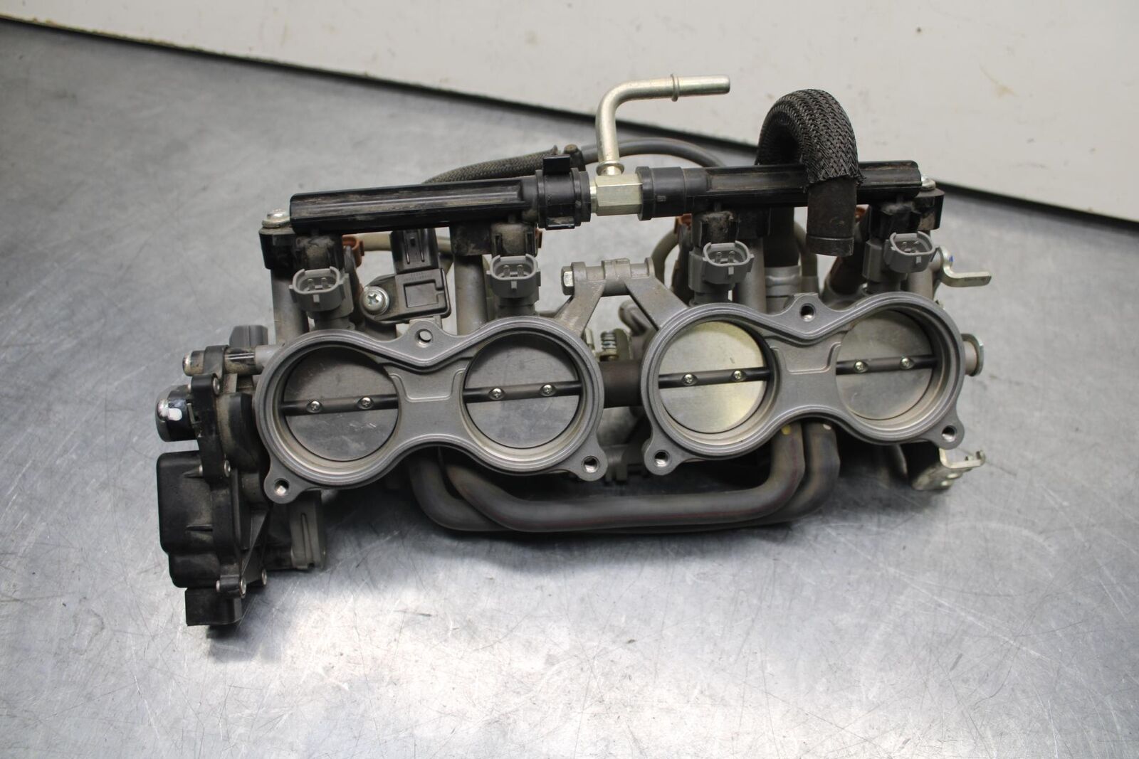 2015 Suzuki GSXR750 MAIN FUEL INJECTORS / THROTTLE BODIES 13406-15J20 BB595