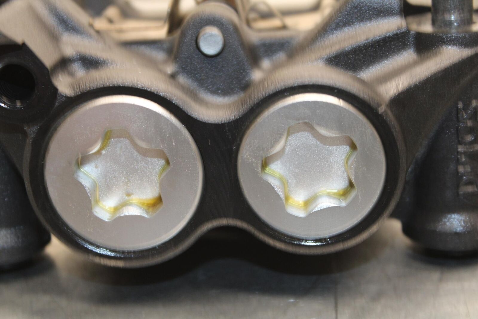 20-21 YAMAHA XSR900 RIGHT LEFT FRONT BRAKE CALIPER SET PAIR CALIPERS BB599