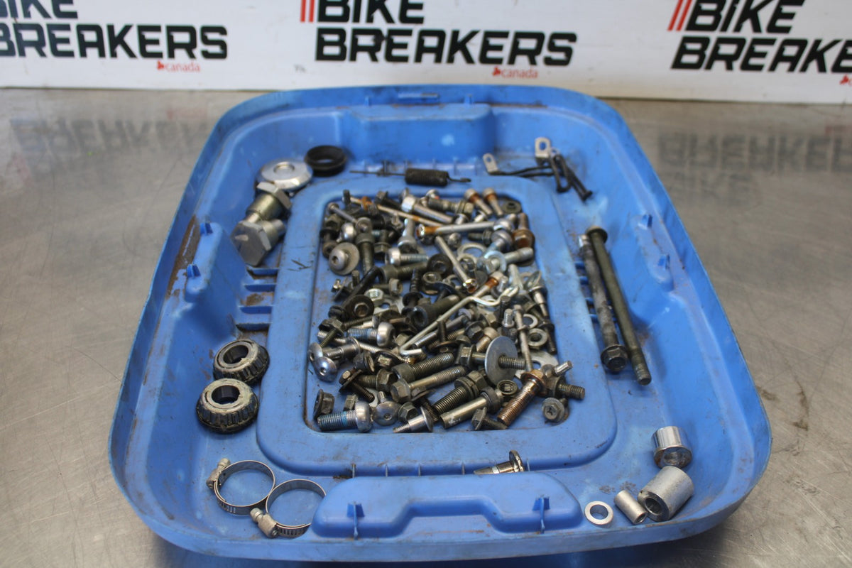 07 SUZUKI BOULEVARD M50 MOUNTING BOLTS HARDWARE SCREWS BB897