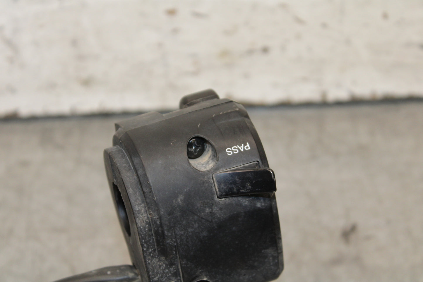 19-22 KAWASAKI Z400 LEFT CLIP ON HANDLE HORN SIGNALS SWITCH SWITCHES BB708