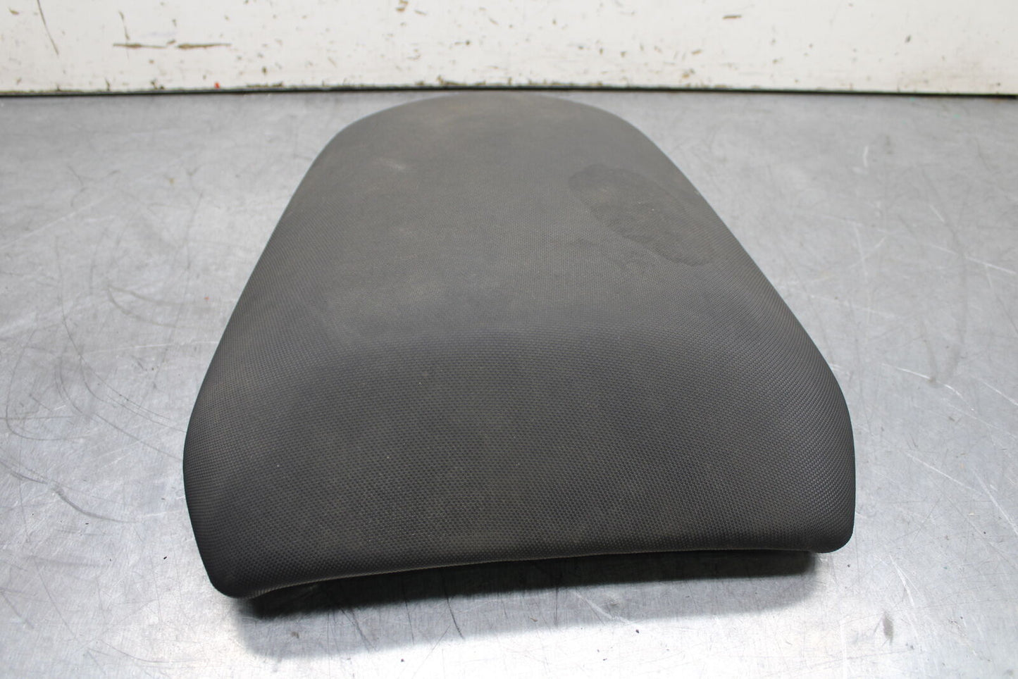 12-17 KAWASAKI ER-6N Z650 REAR BACK PASSENGER TANDEM SEAT PAD SADDLE  BB709