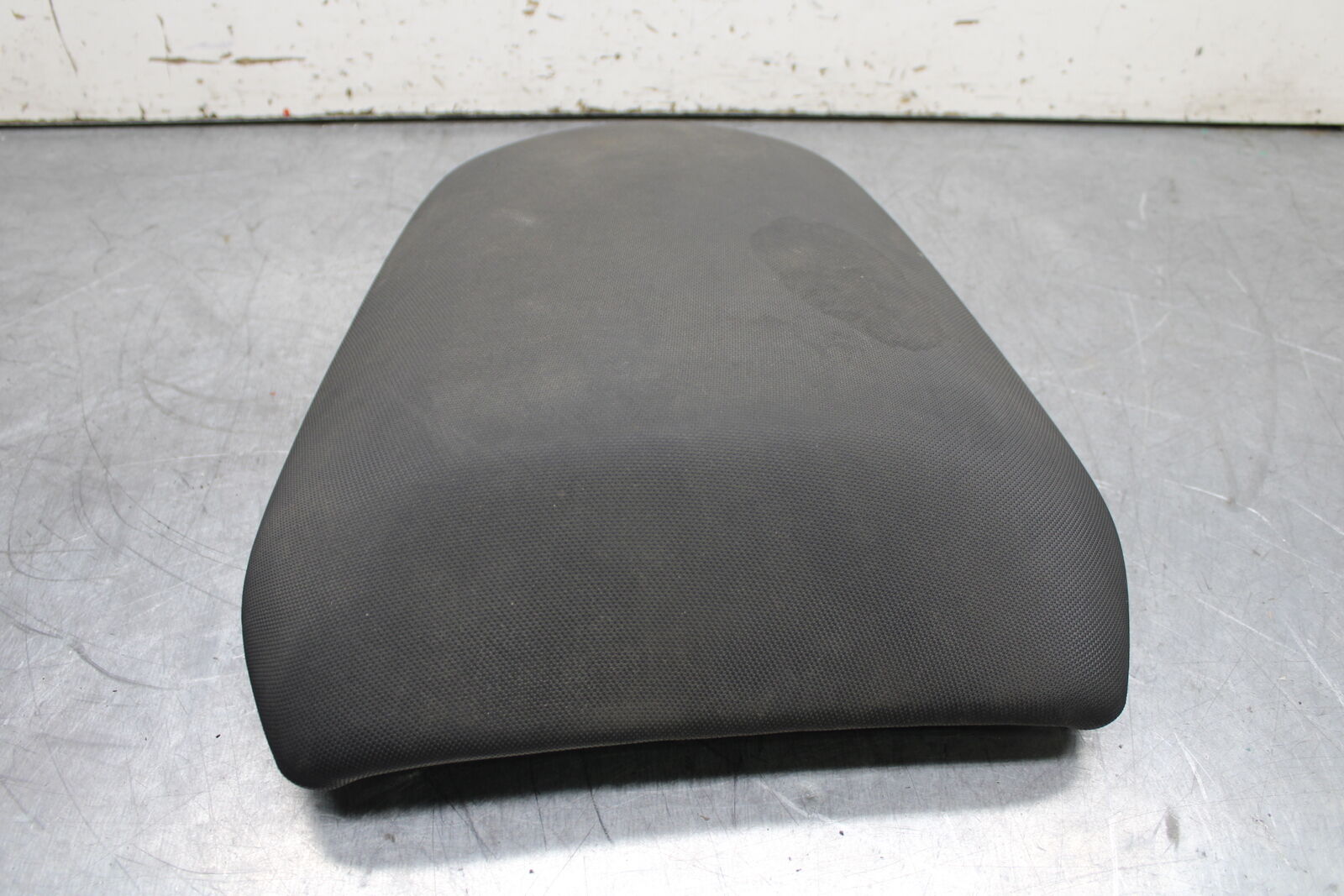 12-17 KAWASAKI ER-6N Z650 REAR BACK PASSENGER TANDEM SEAT PAD SADDLE  BB709