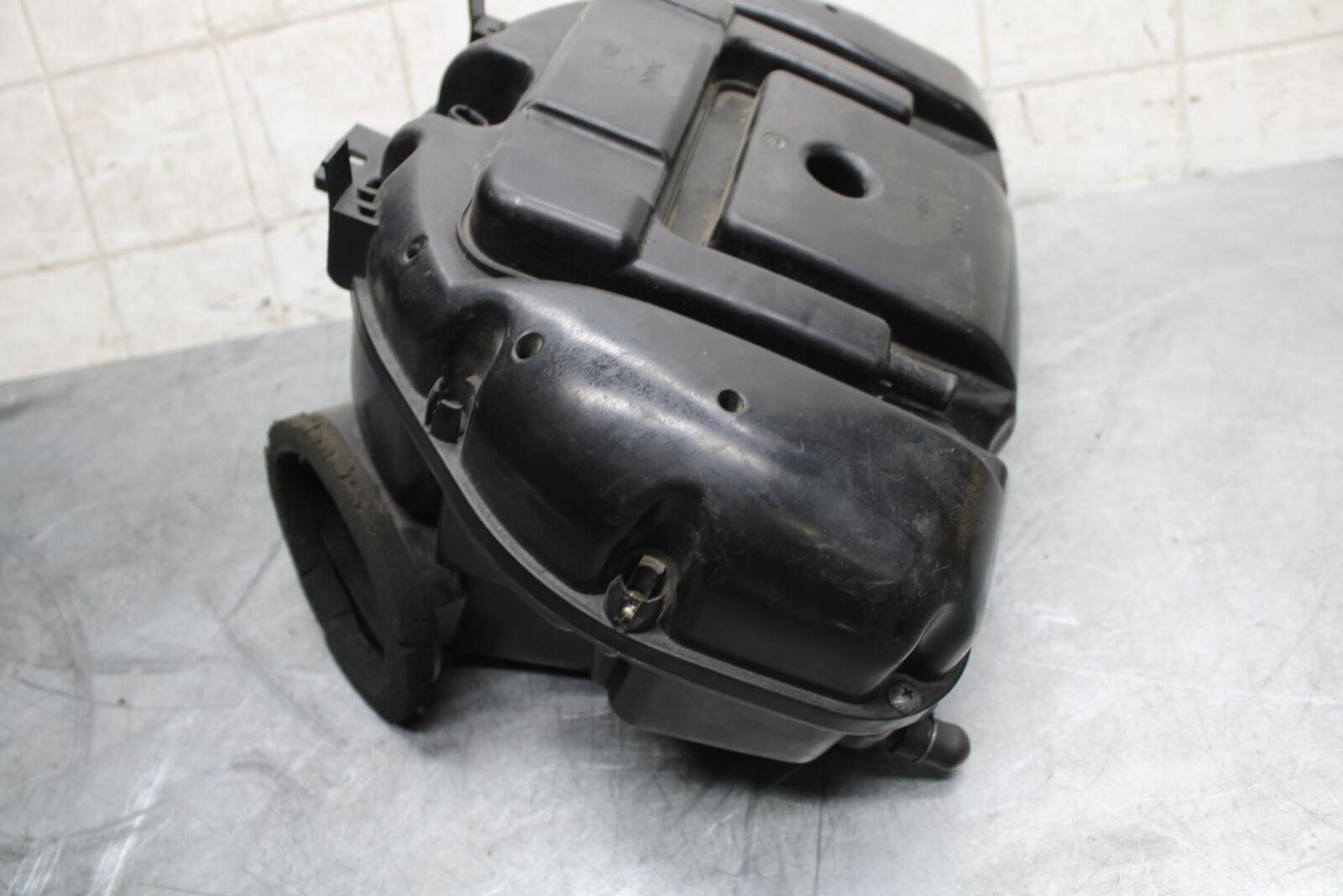 2007 Suzuki GSXR750 AIRBOX AIR INTAKE FILTER BOX 13700-02H03 BB546