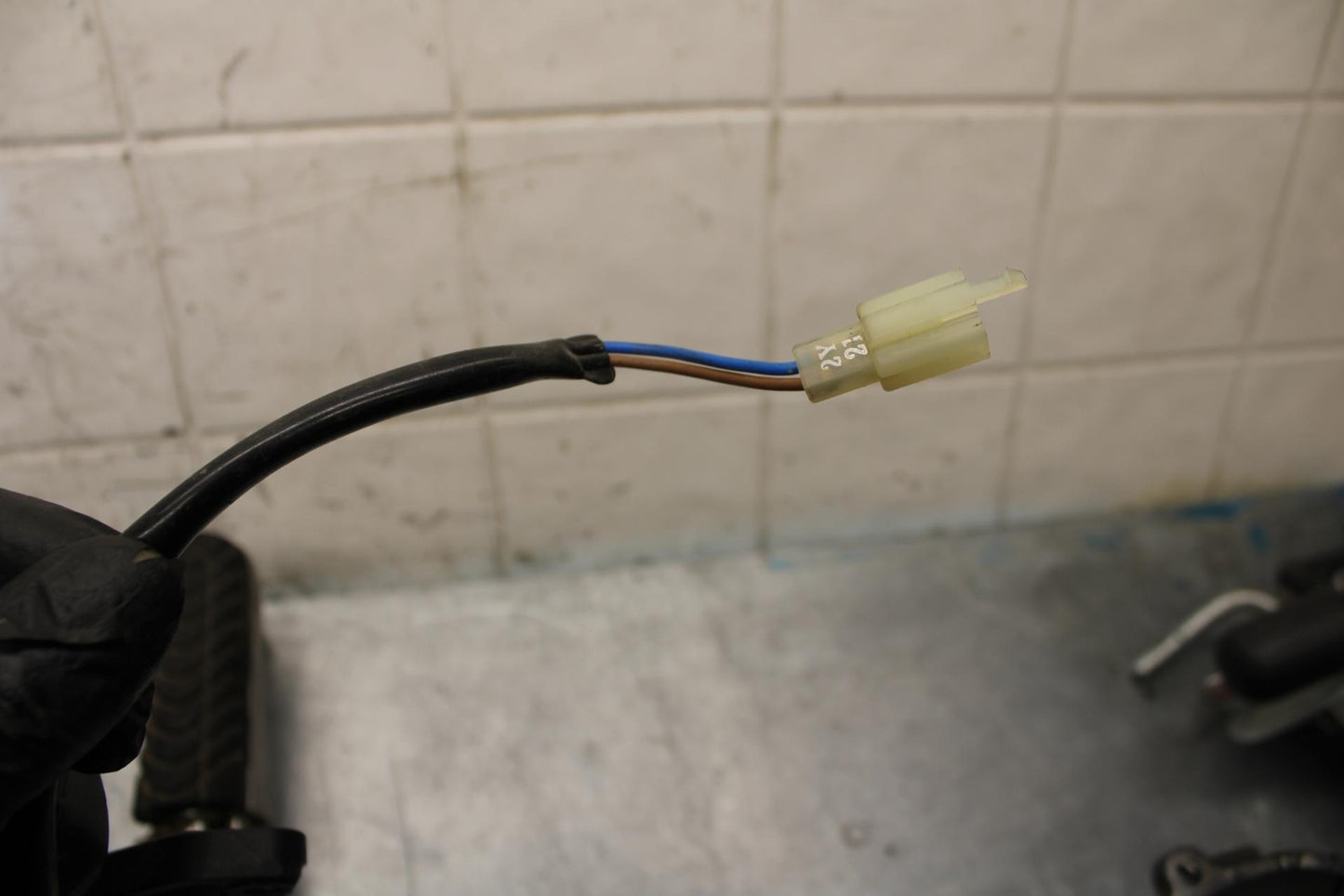 2012 Kawasaki Ninja ZX14R ZX1400E RIGHT REARSET REAR SET DRIVER FOOT PEG REST BB