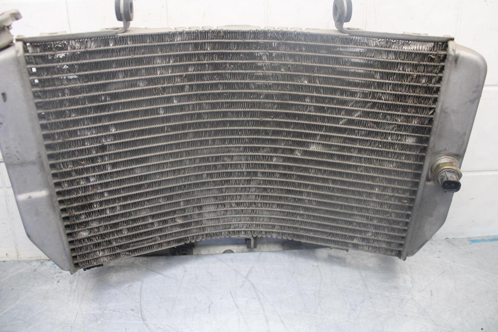 03-04 SUZUKI GSXR1000 ENGINE RADIATOR MOTOR COOLER COOLING  17710-40F20 BB459
