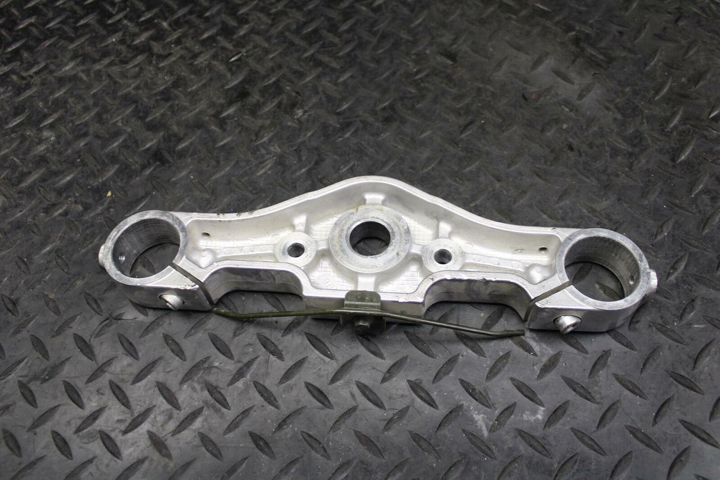 03-08 KAWASAKI VULCAN 1600 FORKS UPPER TRIPLE TREE CLAMP  BB193