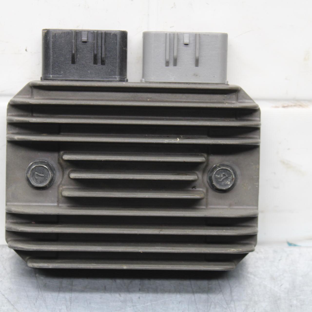 2011 Kawasaki Ninja ZX6R ZX600R RECTIFIER VOLTAGE REGULATOR 21066-0731 BB587