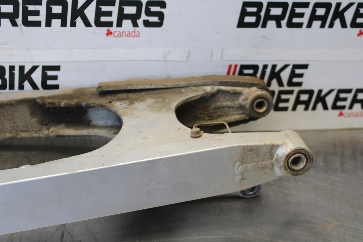 06 KAWASAKI KLR650 REAR SWINGARM BACK SUSPENSION SWING ARM BB919