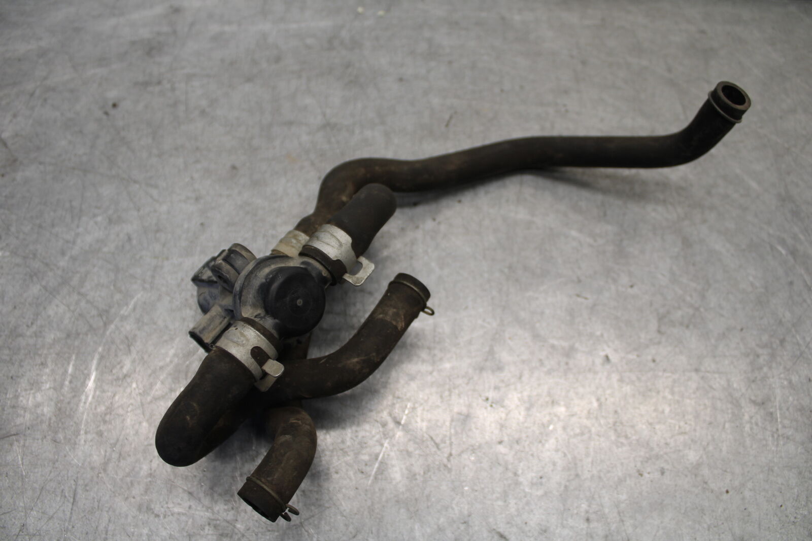 05-06 SUZUKI GSXR1000 AIR VALVE SOLENOID TOP ENGINE SENSOR 18510-29G00 BB663