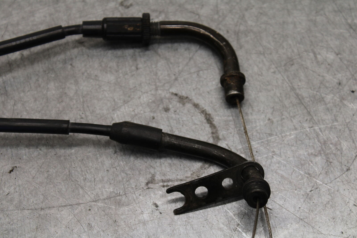 05-06 SUZUKI GSXR1000 THROTTLE CABLES LINES 58300-41G00 58300-41G10 BB677