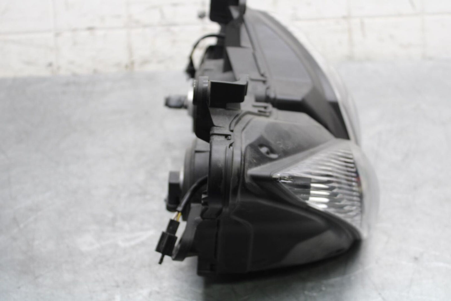 2009 Kawasaki Ninja ZX6R ZX600R FRONT HEADLIGHT HEAD LIGHT LAMP 23007-0101 BB548