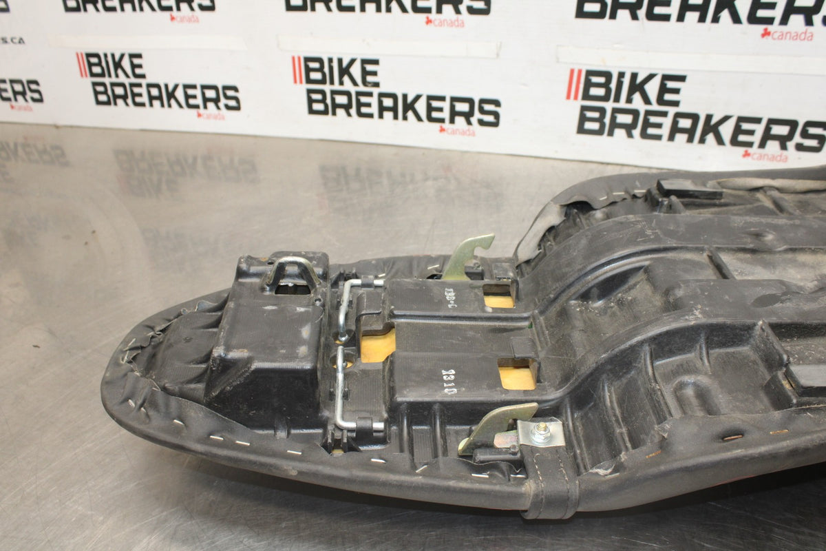 98-05 HONDA SUPER HAWK 1000 VTR1000F FRONT REAR SEAT SADDLE BB924