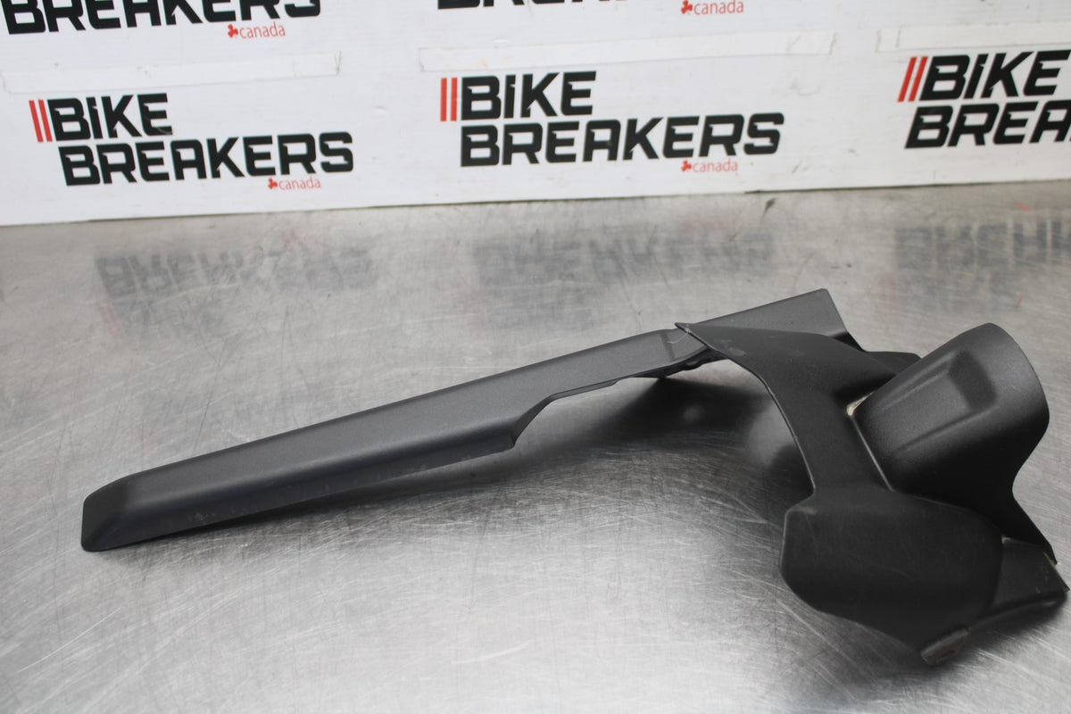 23-24 YAMAHA MT-07 REAR BACK DRIVE CHAIN GUARD COVER SHIELD BB927