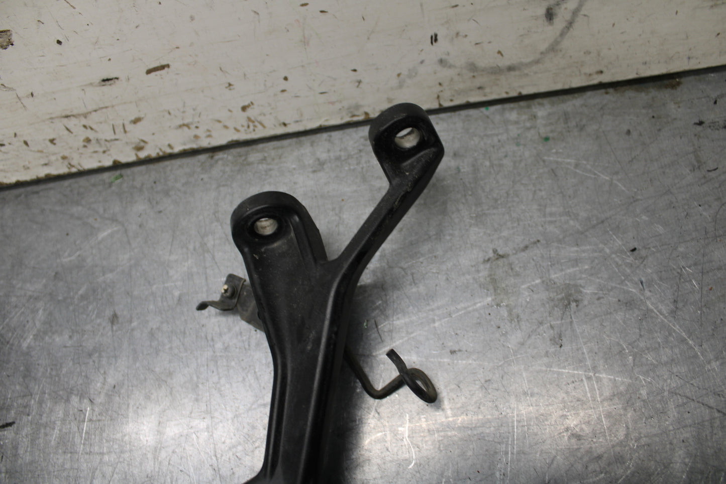 24 KAWASAKI NINJA 500 ABS REAR BACK PASSENGER PEG SET PAIR BB744