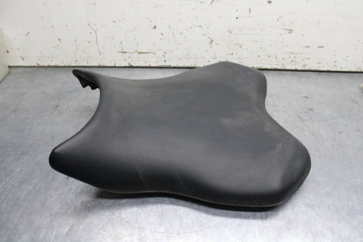 06-07 YAMAHA YZF R6 FRONT DRIVERS SEAT PAD SADDLE PILLION BB742