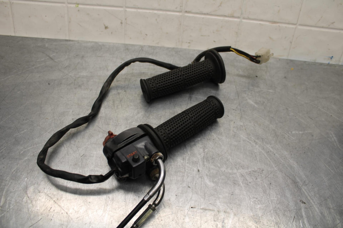 1977 Honda CB550K --- RIGHT CLIP ON HANDLE KILL OFF START SWITCH  BB592