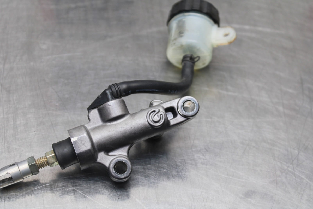03-05 YAMAHA YZF R6  REAR BACK BRAKE MASTER CYLINDER W RESERVOIR BB793