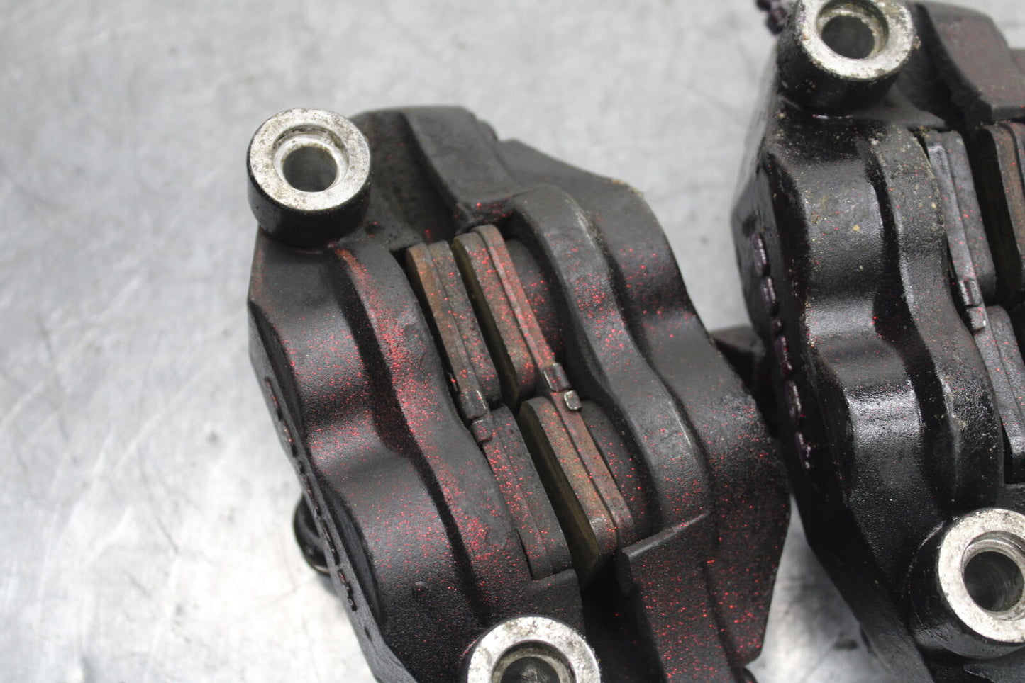 05-06 SUZUKI GSXR1000 RIGHT LEFT FRONT BRAKE CALIPER SET PAIR CALIPERS BB113