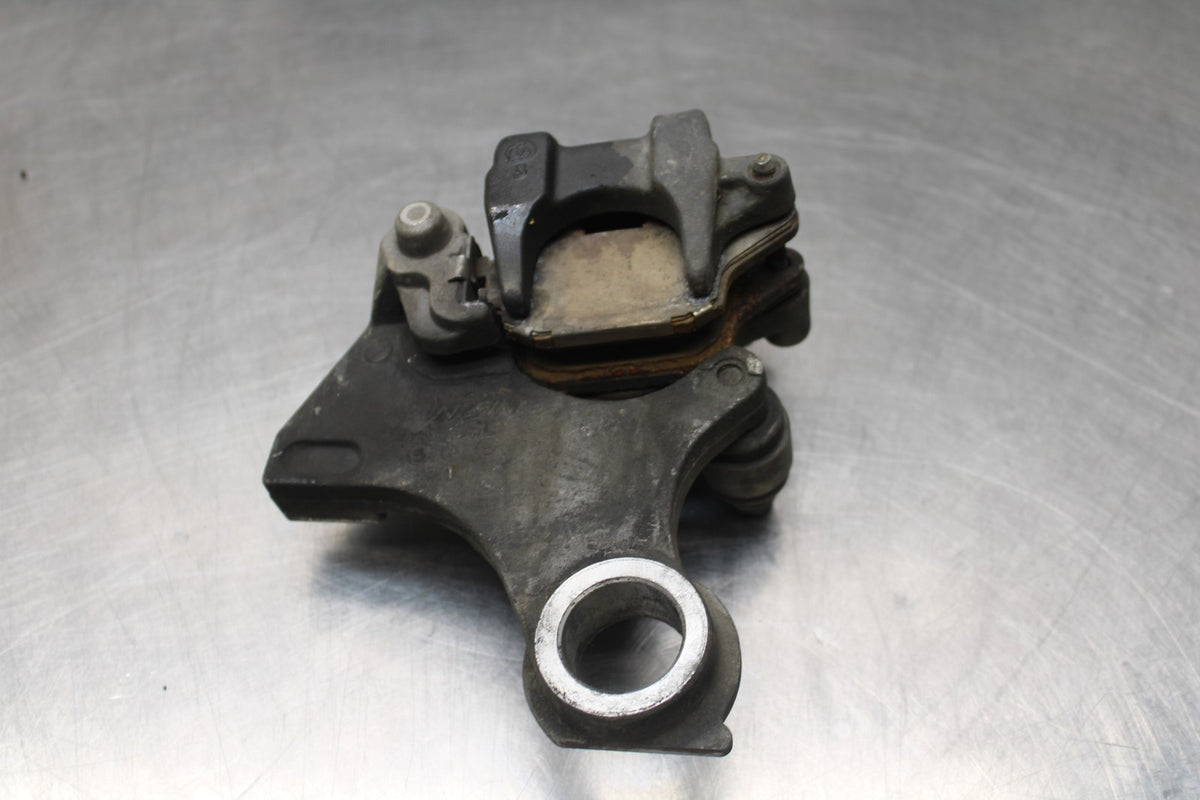 05 YAMAHA YZF R6 REAR BACK BRAKE CALIPER W MOUNT BRACKET BB858