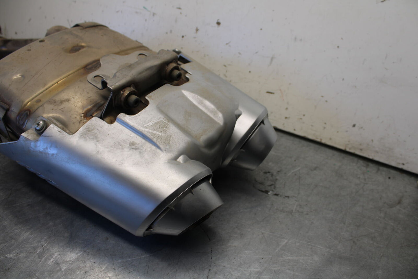 07-09 YAMAHA FZ6 EXHAUST PIPE MUFFLER SLIP ON CAN SILENCER 5VX-14710-01-00 BB713