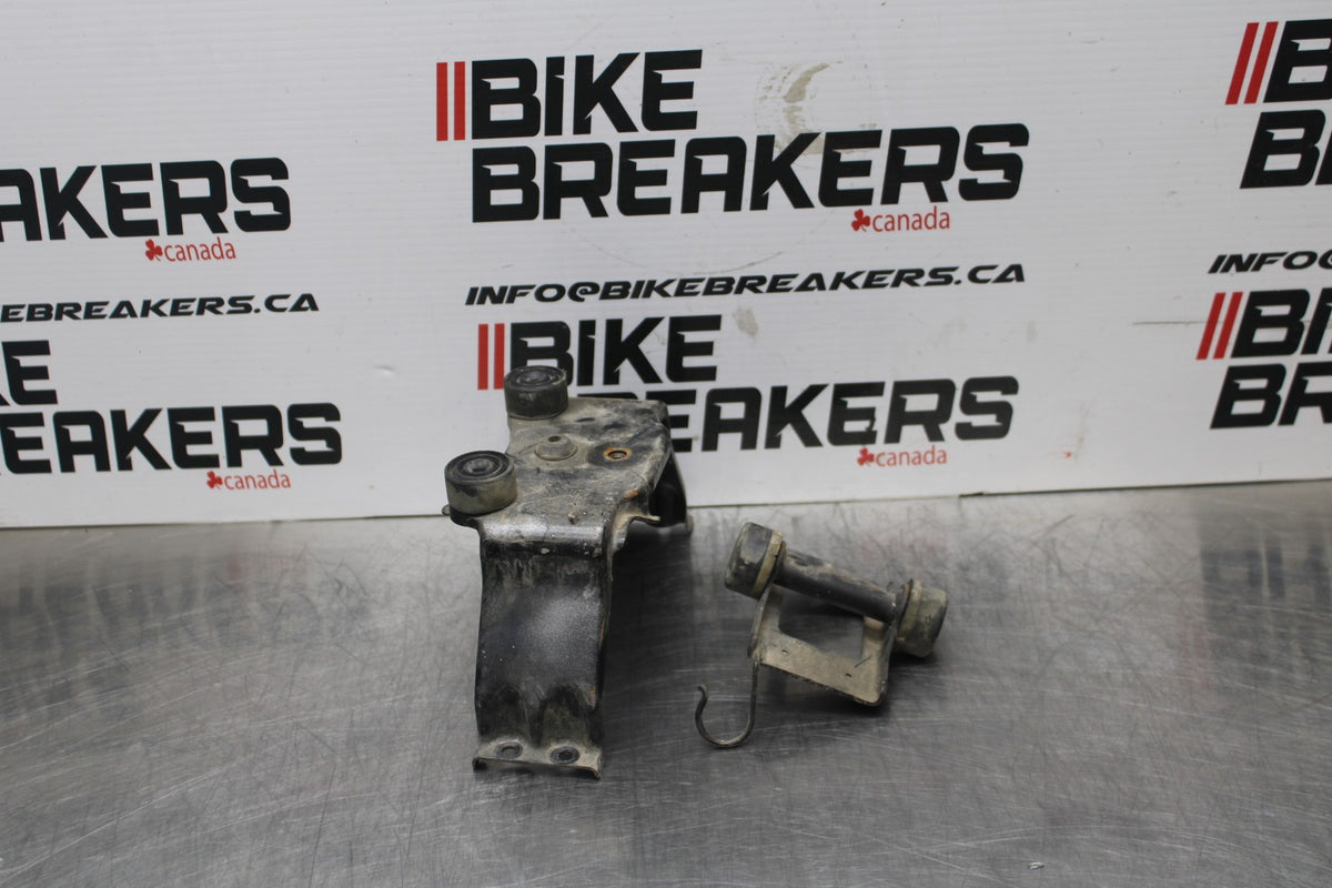 96 KAWASAKI NINJA 500 EX500A GAS TANK FUEL PETROL RESERVOIR BRACKET MOUNT BB768