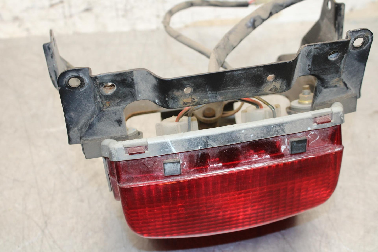 00-01 KAWASAKI ZZR600 REAR TAIL TAILLIGHT BACK BRAKE LIGHT BB568