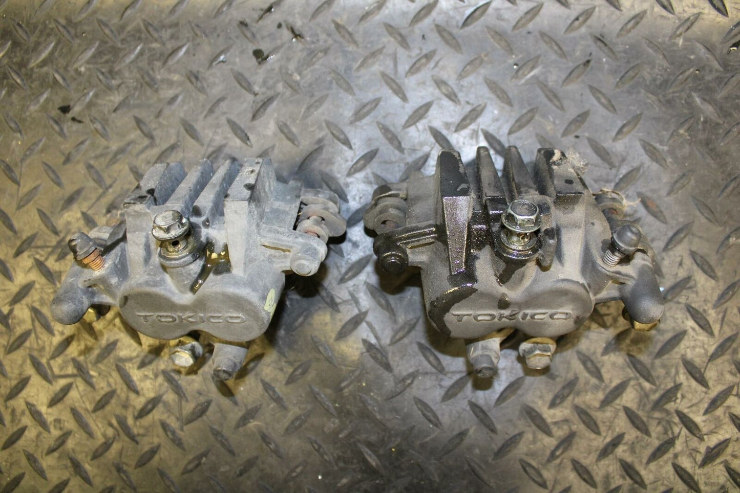 05-06 SUZUKI KATANA 750 GSX750F  FRONT BRAKE CALIPER SET PAIR CALIPERS bb166