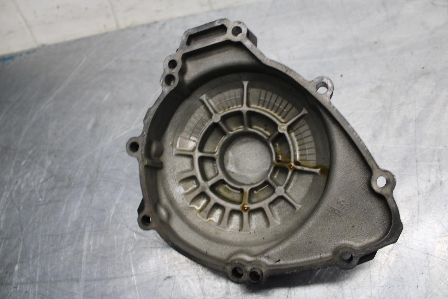 09-14 YAMAHA YZF R1 STATOR MAGNETO ALTERNATOR  COVER 14B-15411-00-00 BB471